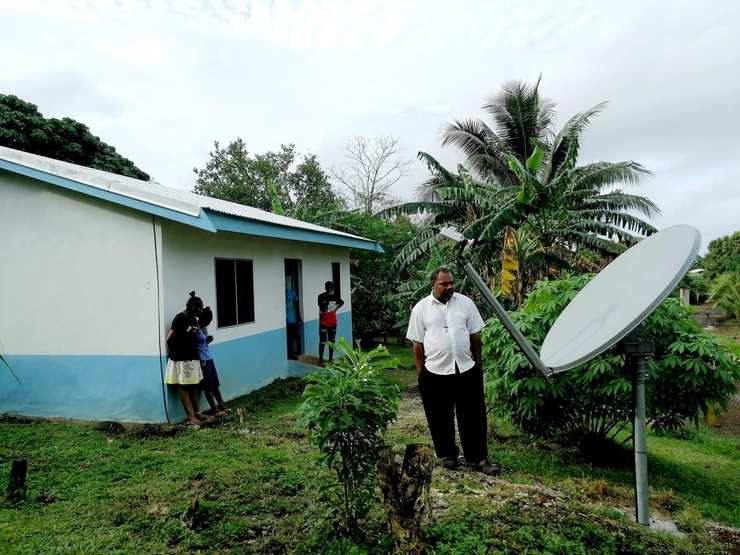 Satellite internet setup – Ituani centre in sola